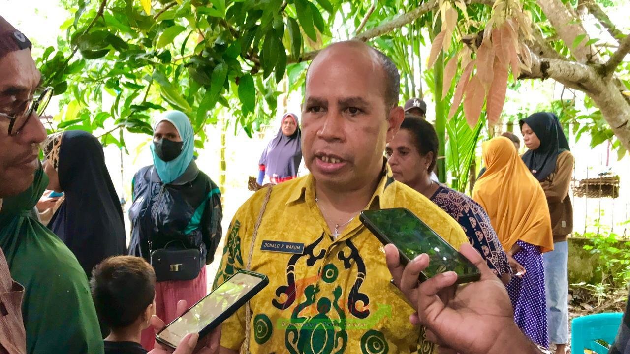 Sekda Kabupaten Kaimana Donald R. Wakum